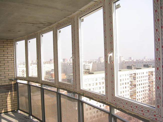 Недорогое остекление общего балкона Ликино-Дулёво