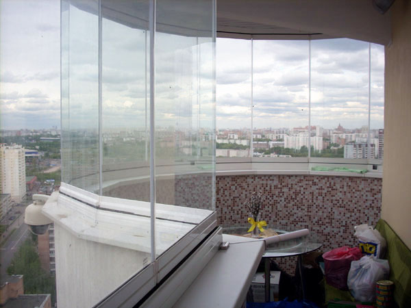 Остекление балконов: эркерных, круглых, закругленных Ликино-Дулёво