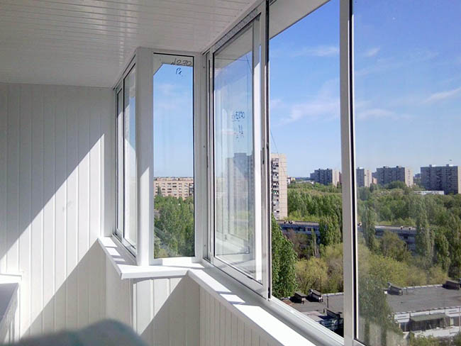 Нестандартное остекление балконов косой формы и проблемных балконов Ликино-Дулёво